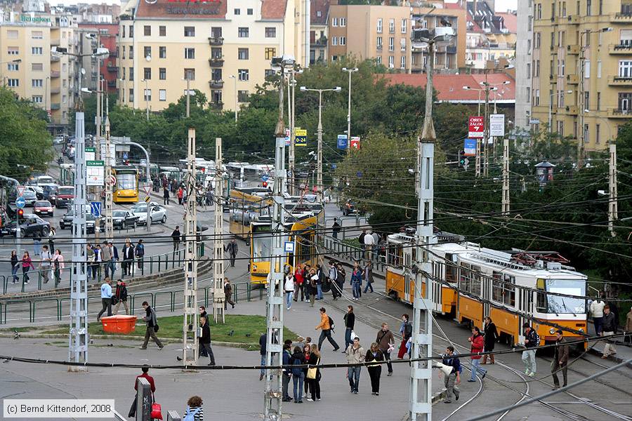 Budapest - Straßenbahn - Anlagen
/ Bild: budapestanlagen_bk0809190306.jpg Budapest - Straßenbahn - Anlagen
/ Bild: budapestanlagen_bk0809190306.jpg
