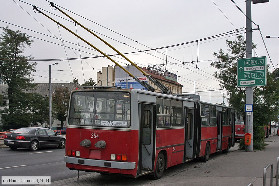 Budapest - Trolleybus - 254
/ Bild: budapest254_bk0809200384.jpg
