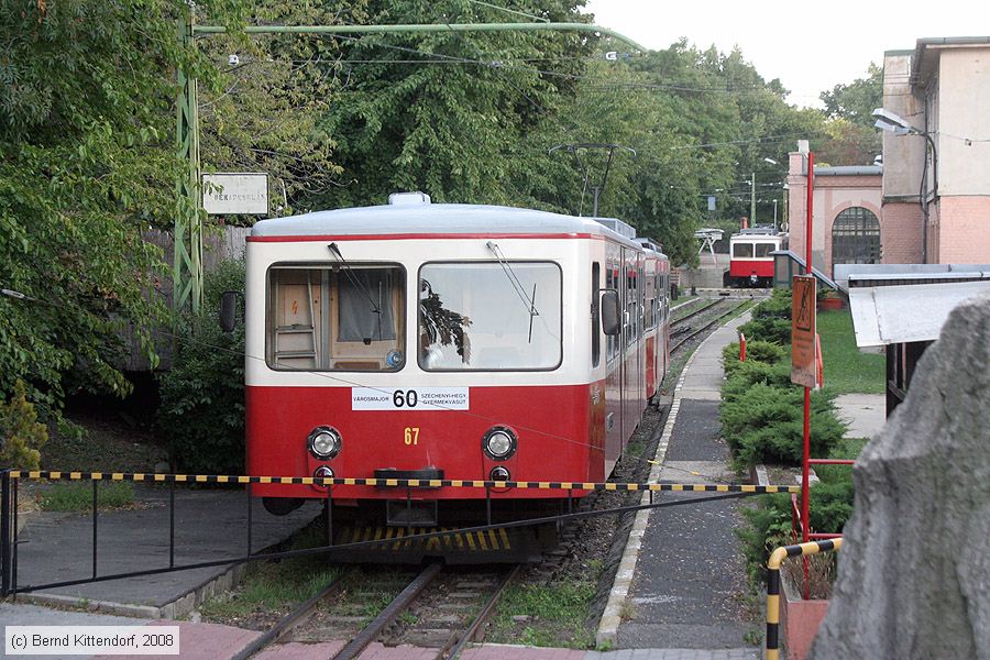 Budapest - Zahnradbahn - 67
/ Bild: budapest67_bk0809190358.jpg