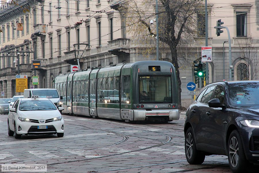 Tram Milano - 7021
/ Bild: milano7021_bk1712120394.jpg Tram Milano - 7021
/ Bild: milano7021_bk1712120394.jpg