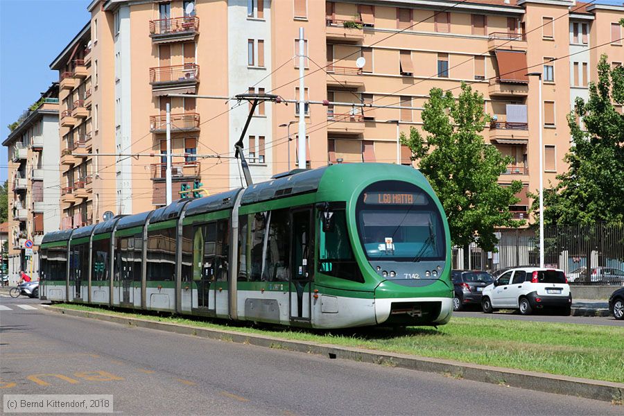 Tram Milano - 7142
/ Bild: milano7142_bk1808070037.jpg Tram Milano - 7142
/ Bild: milano7142_bk1808070037.jpg