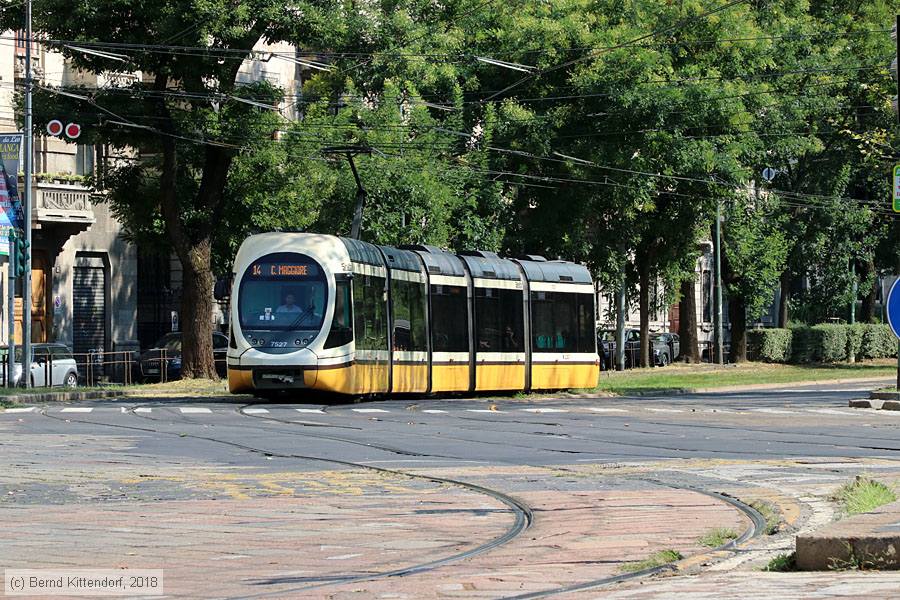 Tram Milano - 7527
/ Bild: milano7527_bk1808080194.jpg Tram Milano - 7527
/ Bild: milano7527_bk1808080194.jpg