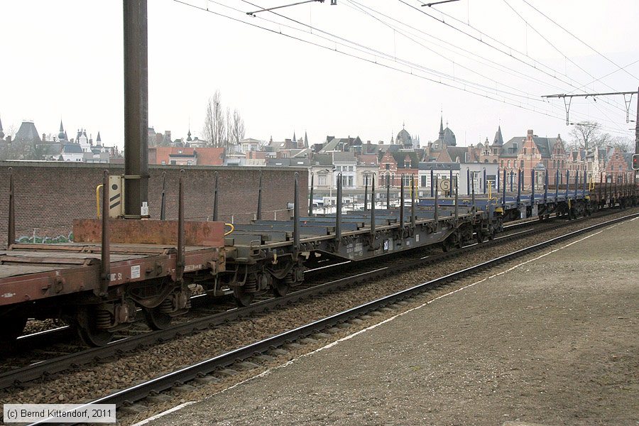 L-CFLCA - 31823825001-9
/ Bild: lcflca318238250019_bk1102260026.jpg L-CFLCA - 31823825001-9
/ Bild: lcflca318238250019_bk1102260026.jpg