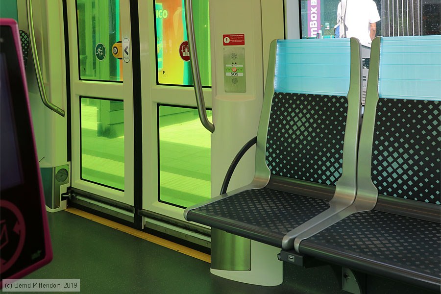 Straßenbahn Luxemburg - 105 - Innenansicht
/ Bild: luxemburg105_bk1907310102.jpg Straßenbahn Luxemburg - 105 - Innenansicht
/ Bild: luxemburg105_bk1907310102.jpg