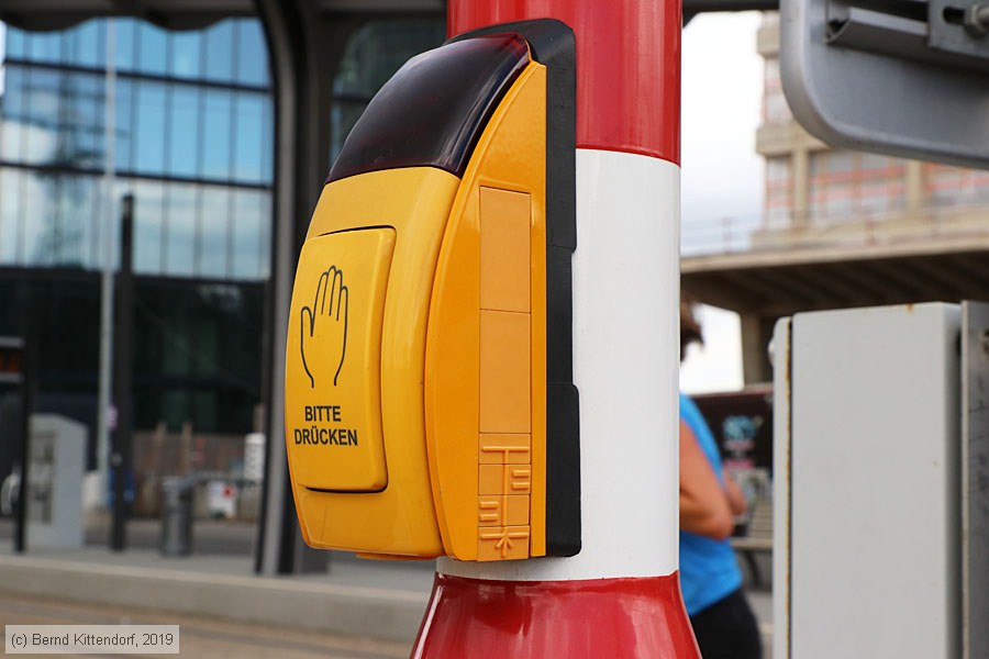 Straßenbahn Luxemburg - Anlagen
/ Bild: luxemburganlagen_bk1907310117.jpg Straßenbahn Luxemburg - Anlagen
/ Bild: luxemburganlagen_bk1907310117.jpg