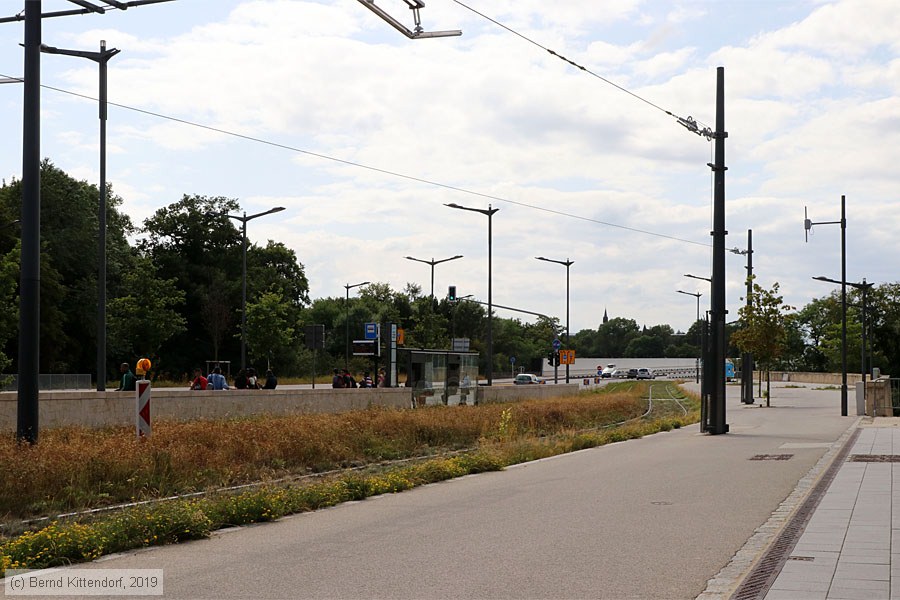 Straßenbahn Luxemburg - Anlagen
/ Bild: luxemburganlagen_bk1907310228.jpg Straßenbahn Luxemburg - Anlagen
/ Bild: luxemburganlagen_bk1907310228.jpg