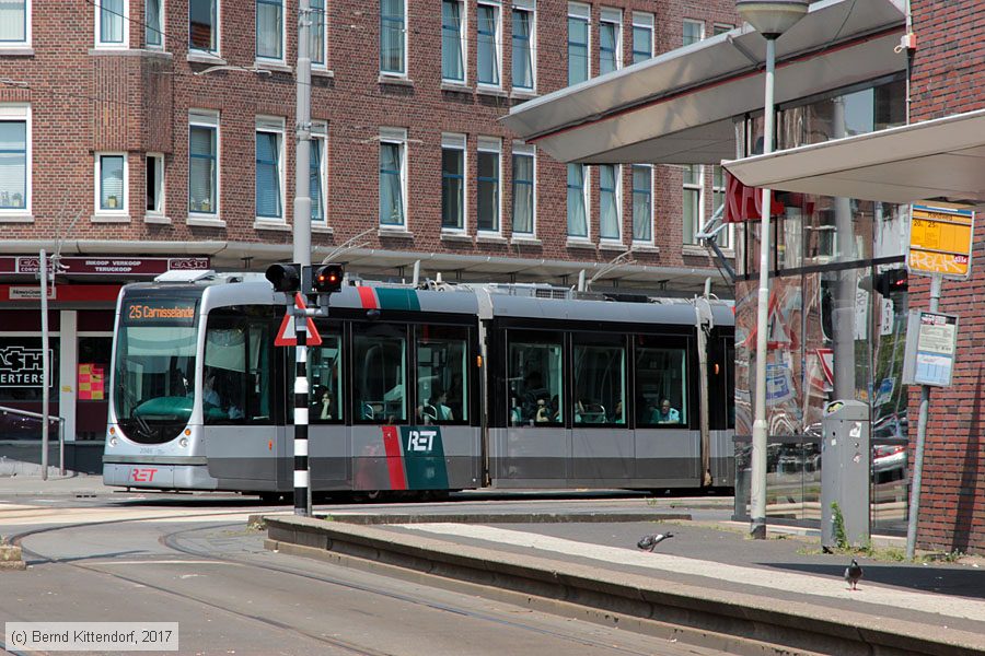 Straßenbahn Rotterdam - 2046
/ Bild: rotterdam2046_bk1706190090.jpg Straßenbahn Rotterdam - 2046
/ Bild: rotterdam2046_bk1706190090.jpg