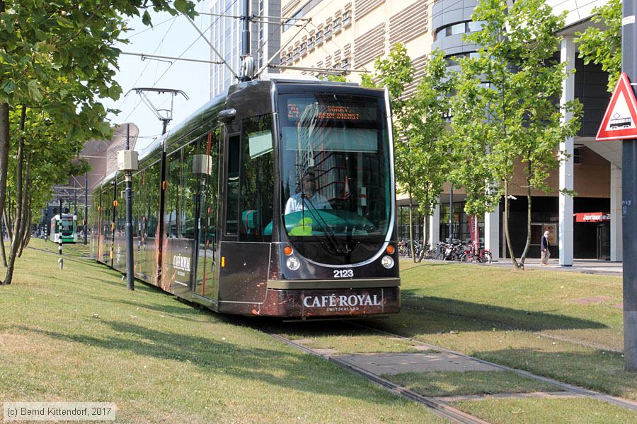 Straßenbahn Rotterdam - 2123
/ Bild: rotterdam2123_bk1706190253.jpg Straßenbahn Rotterdam - 2123
/ Bild: rotterdam2123_bk1706190253.jpg