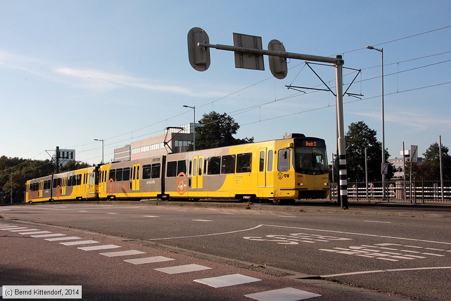 Sneltram Utrecht - 5004
/ Bild: utrecht5004_bk1410270134.jpg Sneltram Utrecht - 5004
/ Bild: utrecht5004_bk1410270134.jpg