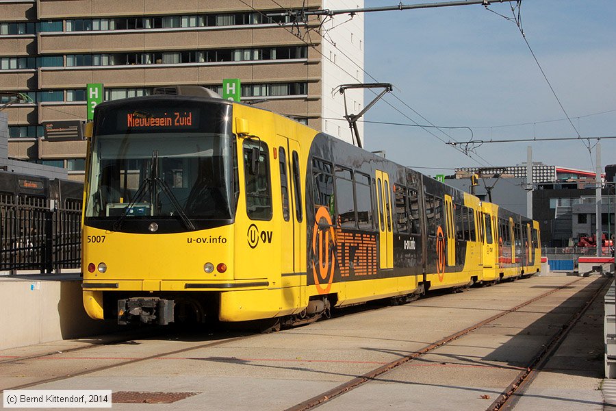Sneltram Utrecht - 5007
/ Bild: utrecht5007_bk1410270107.jpg Sneltram Utrecht - 5007
/ Bild: utrecht5007_bk1410270107.jpg