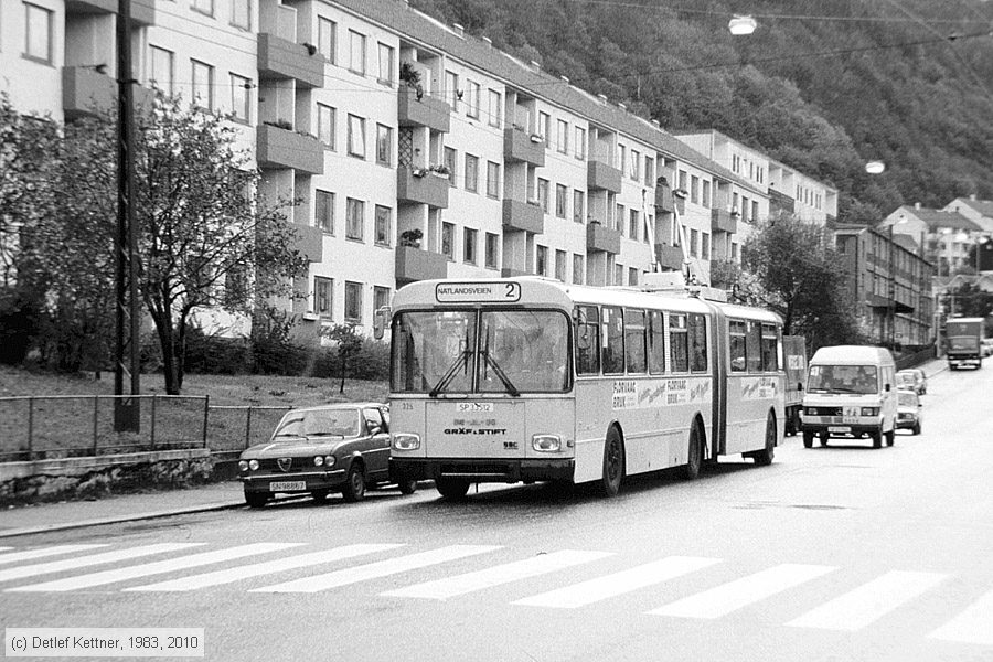 Bergen - O-Bus - 325
/ Bild: bergen325_dk042201.jpg