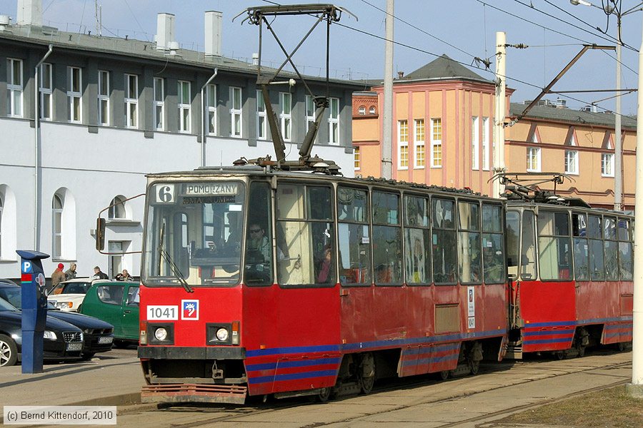 Straßenbahn Szczecin - 1041
/ Bild: szczecin1041_bk1003180412.jpg Straßenbahn Szczecin - 1041
/ Bild: szczecin1041_bk1003180412.jpg