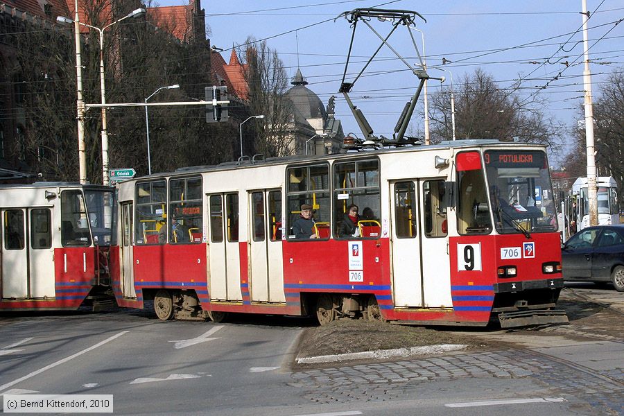 Straßenbahn Szczecin (Stettin) - 706
/ Bild: szczecin706_bk1003180347.jpg Straßenbahn Szczecin (Stettin) - 706
/ Bild: szczecin706_bk1003180347.jpg