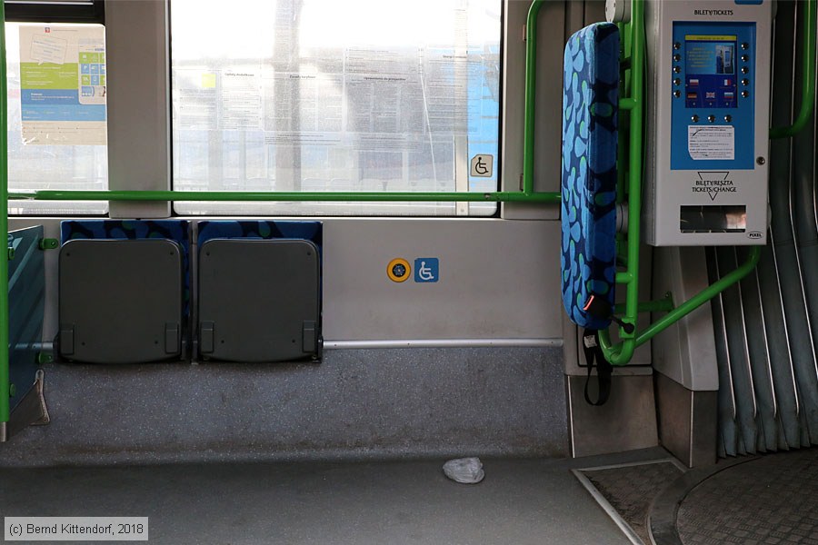 Straßenbahn Szczecin - 828 - Innenansicht
/ Bild: szczecin828_bk1803050227.jpg Straßenbahn Szczecin - 828 - Innenansicht
/ Bild: szczecin828_bk1803050227.jpg