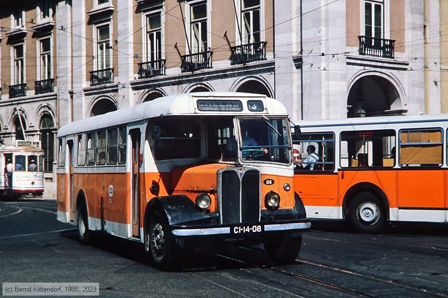 Lisboa - Stadtbus - 114
/ Bild: lisboabus114_ds098620.jpg