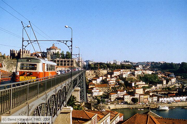 Oporto - Trolleybus - 35
/ Bild: porto35_ds078904.jpg