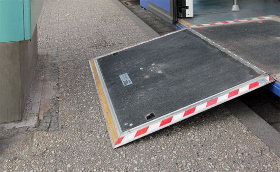 zur Website Barrierefreiheit-im-&Ouml;ffentlichen-Verkehr.de...